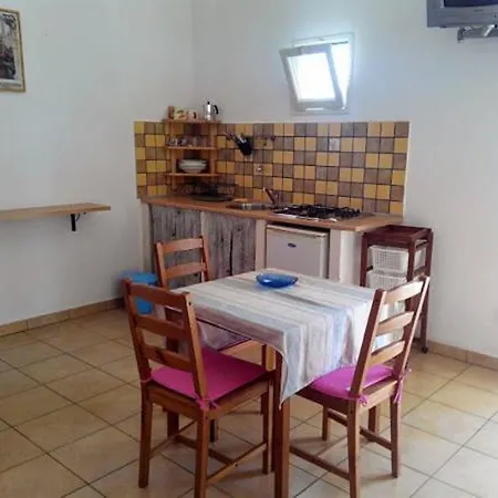 Monolocali Ore Liete Tatil Evi *